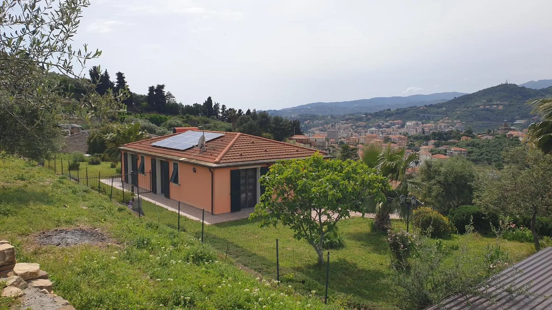 Villa Lazzarini Appartamento Giorgia Con Piscina Condivisa 2Km Dal Mare Imperia 0*,
