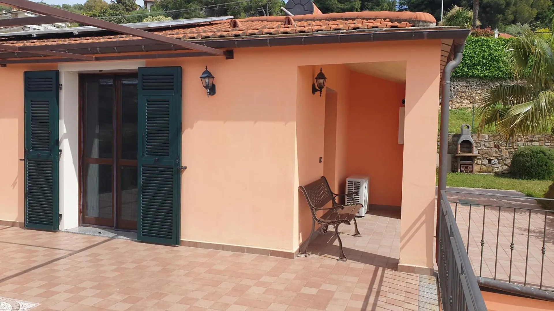 Villa Lazzarini Appartamento Giorgia Con Piscina Condivisa 2Km Dal Mare Imperia Holiday home