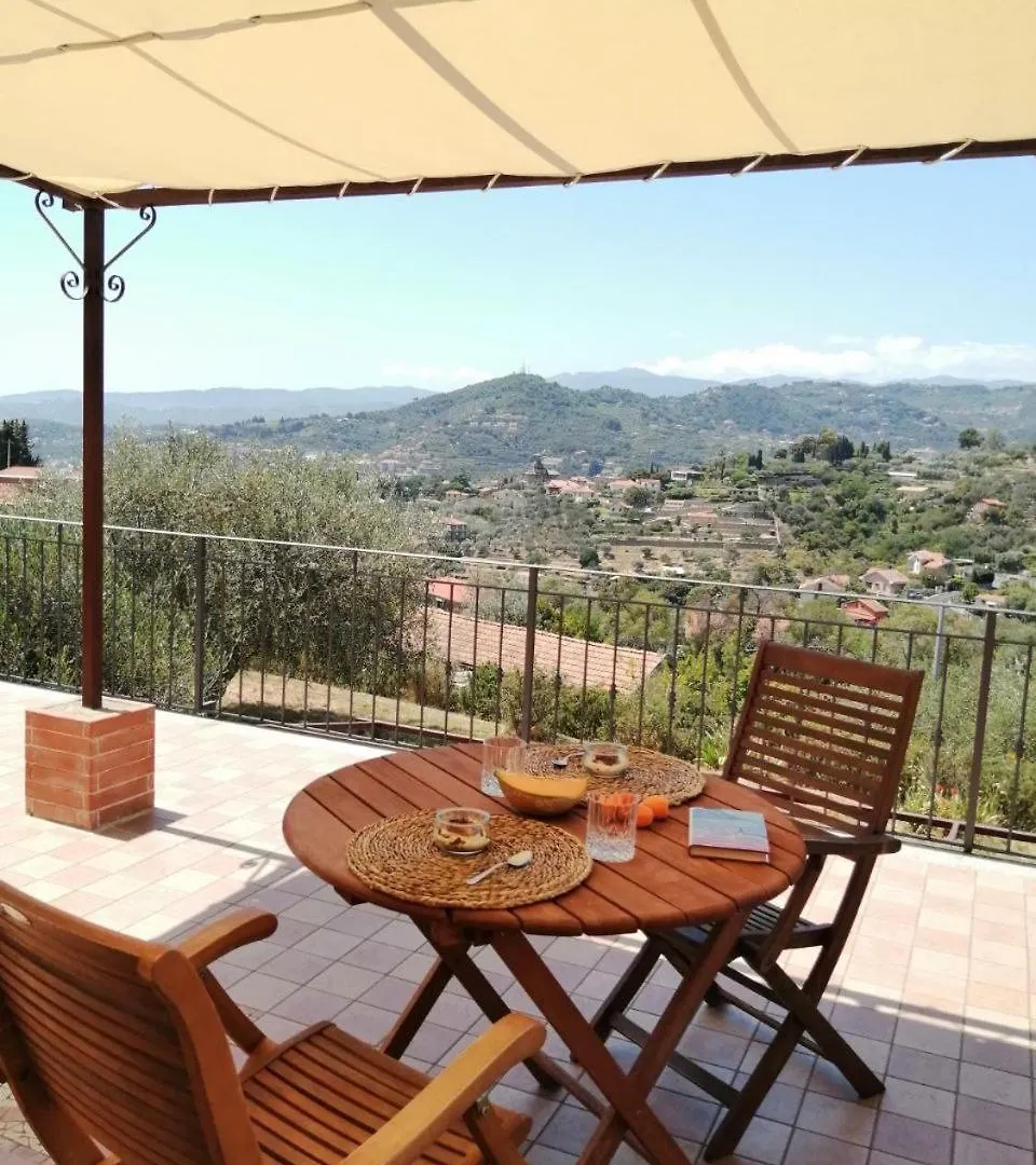 Villa Lazzarini Appartamento Giorgia Con Piscina Condivisa 2Km Dal Mare Imperia 0*,  Italy