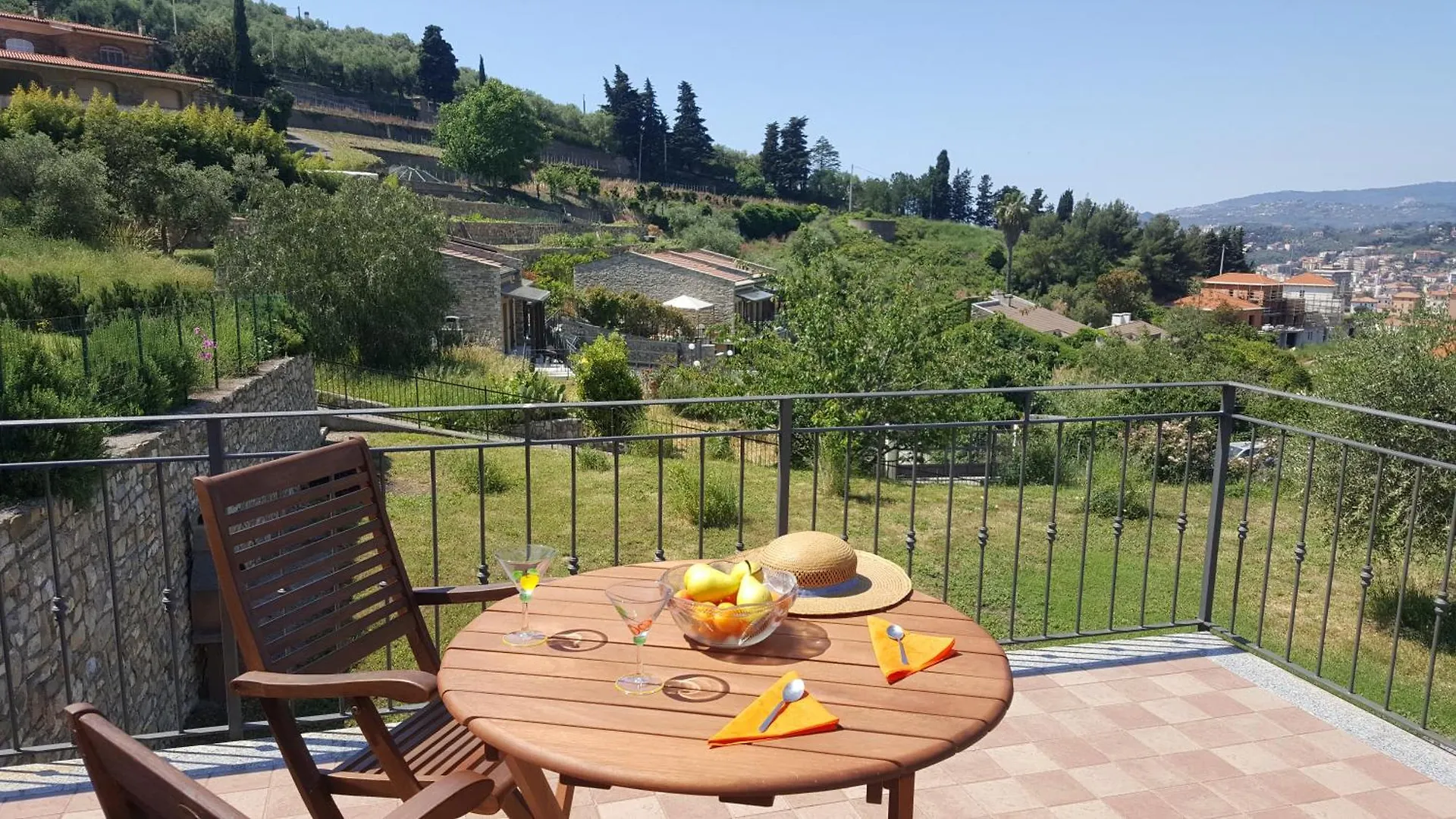 Villa Lazzarini Appartamento Giorgia Con Piscina Condivisa 2Km Dal Mare Imperia
