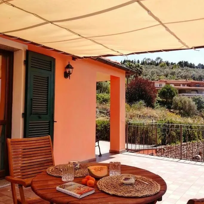 Villa Lazzarini Appartamento Giorgia Con Piscina Condivisa 2Km Dal Mare Imperia 0*,